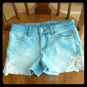 Cherokee light blue jean shorts with lace